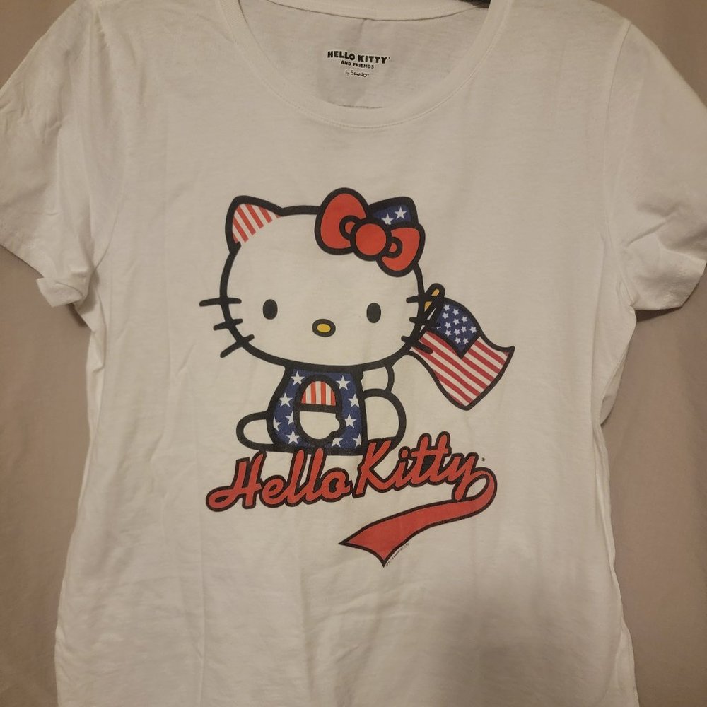 Hello‎ Kitty Women's T-Shirt Size Medium